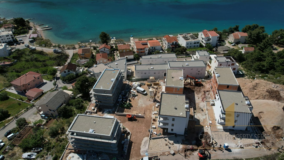 Dvosobno stanovanje v sodobni novogradnji v bližini plaže - Grebaštica!