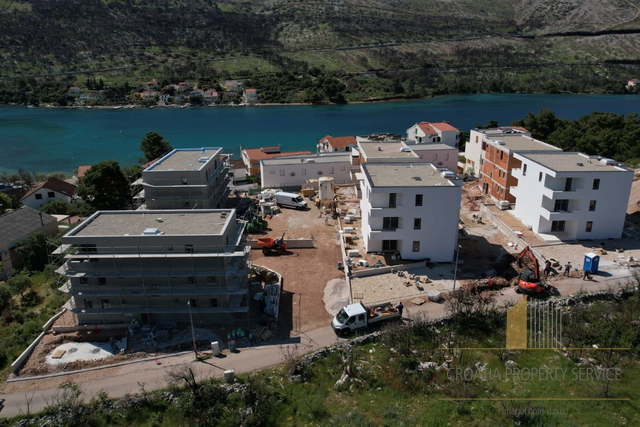 Dvosobno stanovanje v sodobni novogradnji v bližini plaže - Grebaštica!