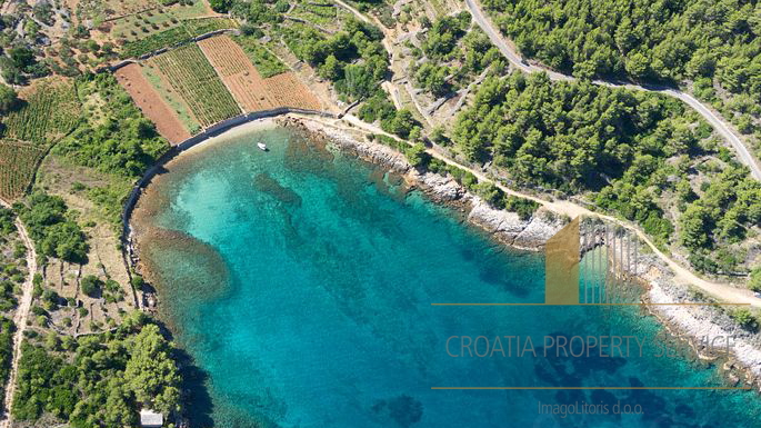 Attractive land with sea view in the tourist zone on the island of Hvar!