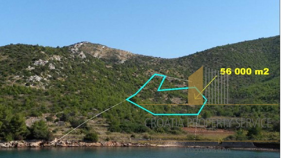 Attractive land with sea view in the tourist zone on the island of Hvar!