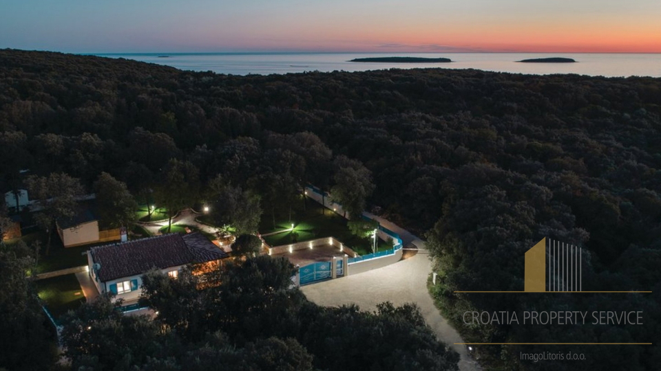 Predivna kuća na atraktivnoj lokaciji lokaciji 50 m od mora - Rovinj!