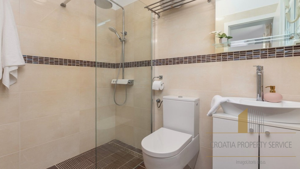 Predivna kuća na atraktivnoj lokaciji lokaciji 50 m od mora - Rovinj!