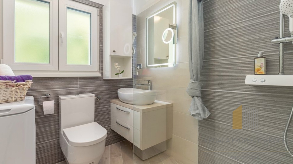 Predivna kuća na atraktivnoj lokaciji lokaciji 50 m od mora - Rovinj!