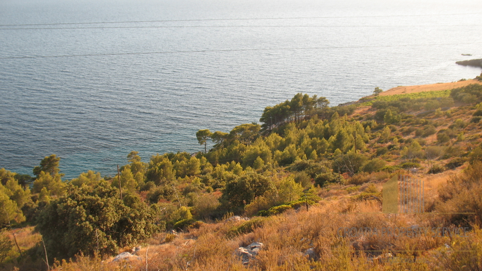 Building land in an exclusive location, first row to the sea - Hvar!
