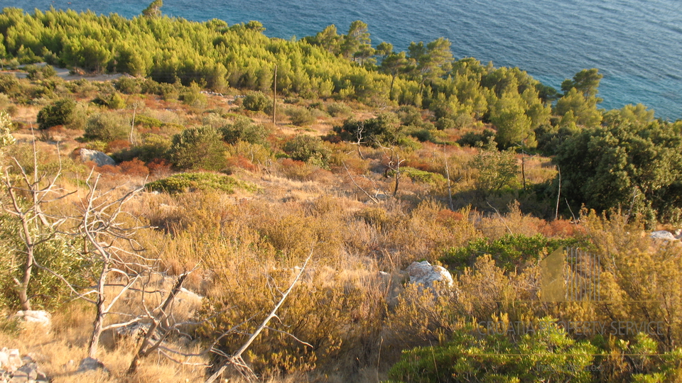Building land in an exclusive location, first row to the sea - Hvar!