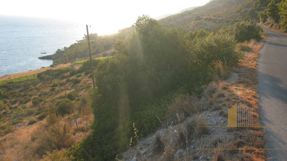 Building land in an exclusive location, first row to the sea - Hvar!