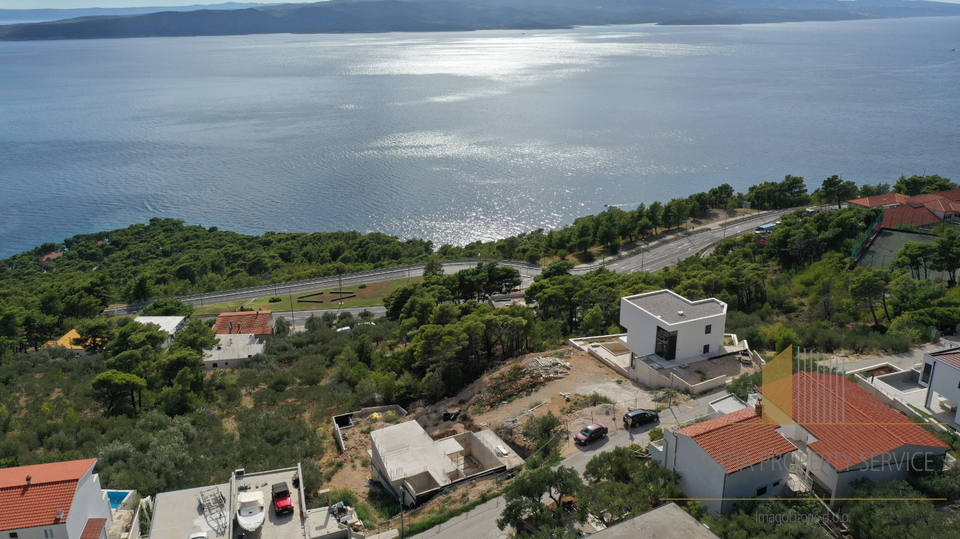 Nova luksuzna vila s panoramskim pogledom na more u Brelima!