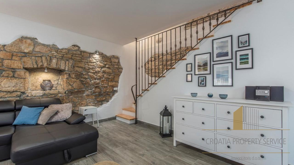 Prekrasna renovirana kamena vila sa velikim imanjem - Lovreč, Istra!