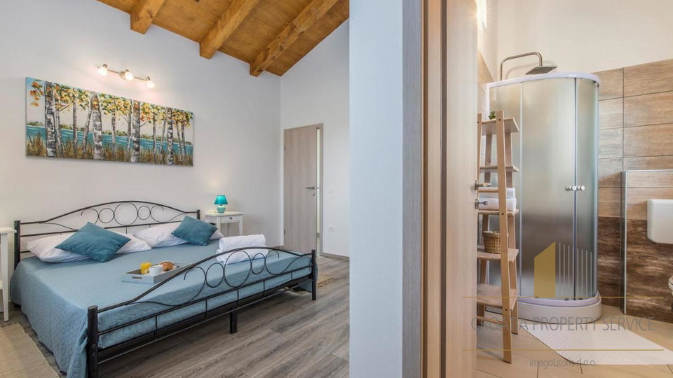 Prekrasna renovirana kamena vila sa velikim imanjem - Lovreč, Istra!
