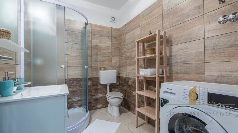Prekrasna renovirana kamena vila sa velikim imanjem - Lovreč, Istra!