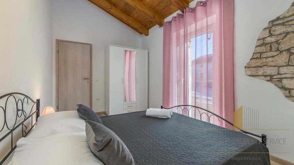 Prekrasna renovirana kamena vila sa velikim imanjem - Lovreč, Istra!