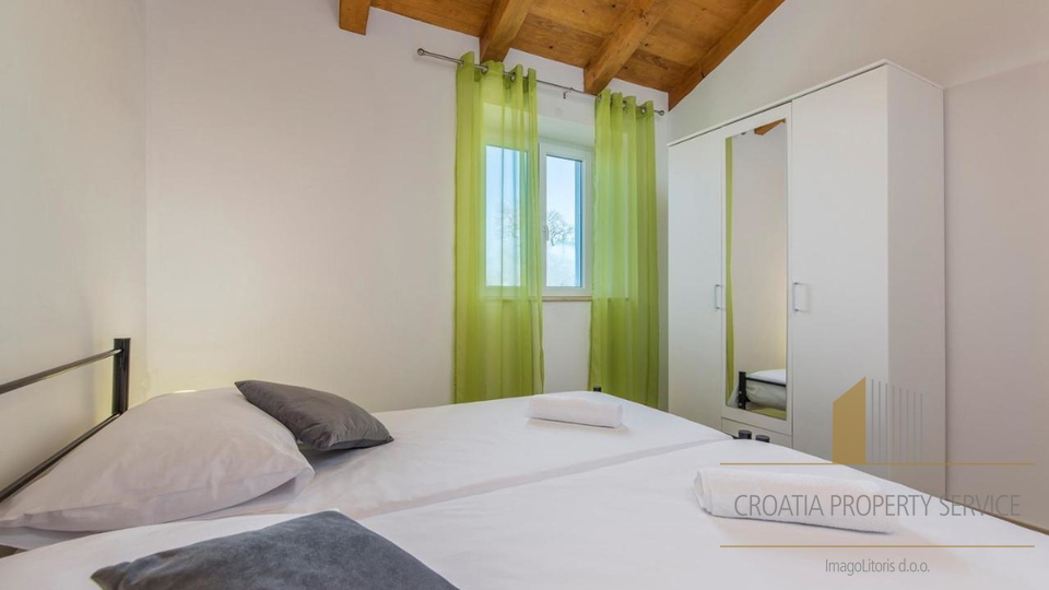 Prekrasna renovirana kamena vila sa velikim imanjem - Lovreč, Istra!