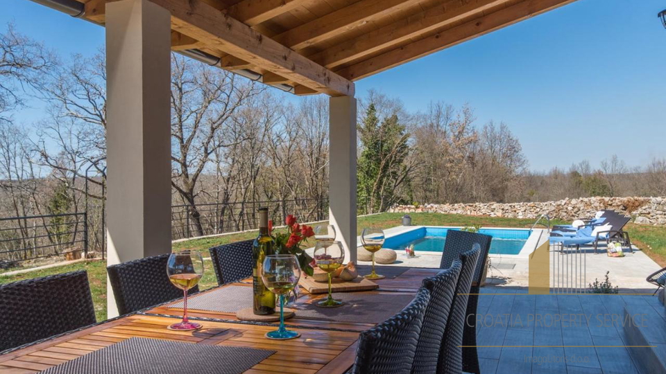 Prekrasna renovirana kamena vila sa velikim imanjem - Lovreč, Istra!