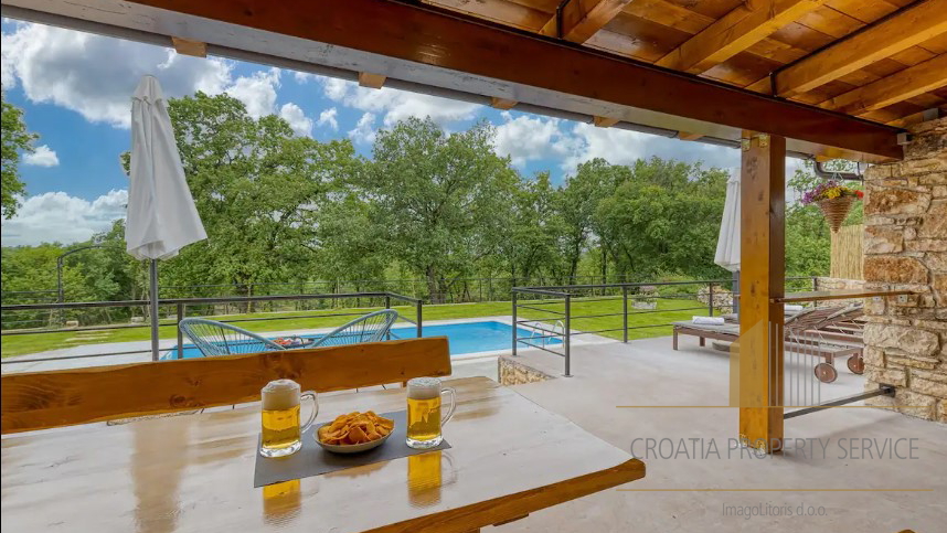 Prekrasna renovirana kamena vila sa velikim imanjem - Lovreč, Istra!