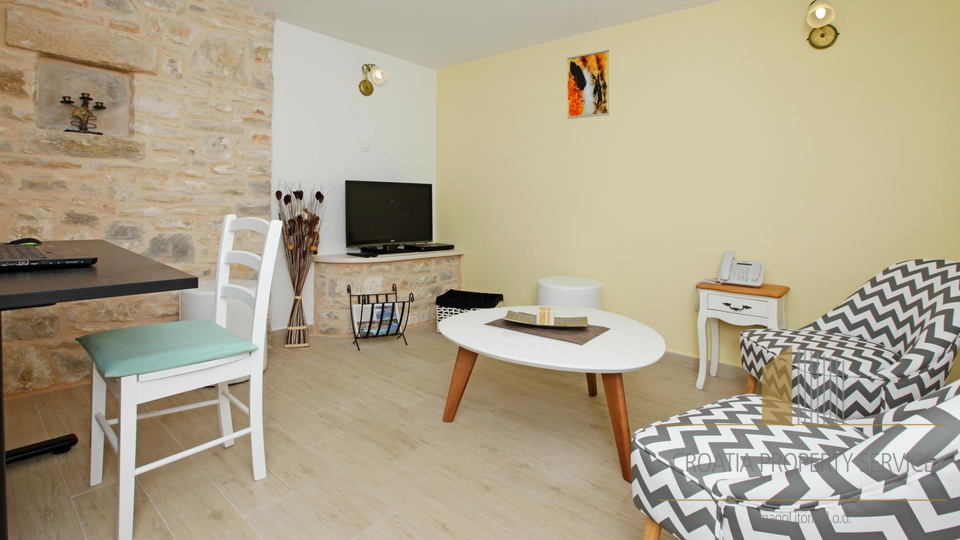 Čudovit butični hotel s 4* na odlični lokaciji 50 m od morja - Vela Luka!