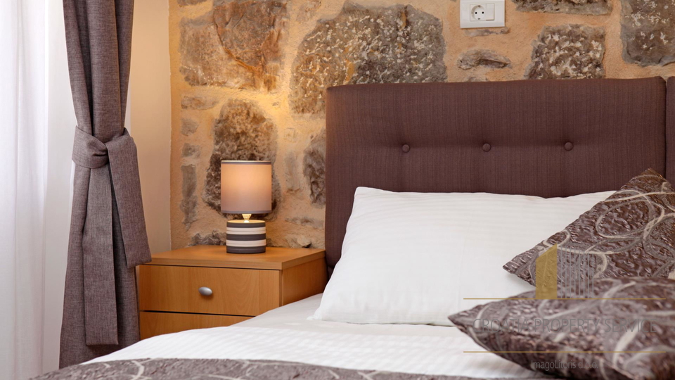 Čudovit butični hotel s 4* na odlični lokaciji 50 m od morja - Vela Luka!