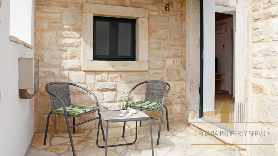 Čudovit butični hotel s 4* na odlični lokaciji 50 m od morja - Vela Luka!