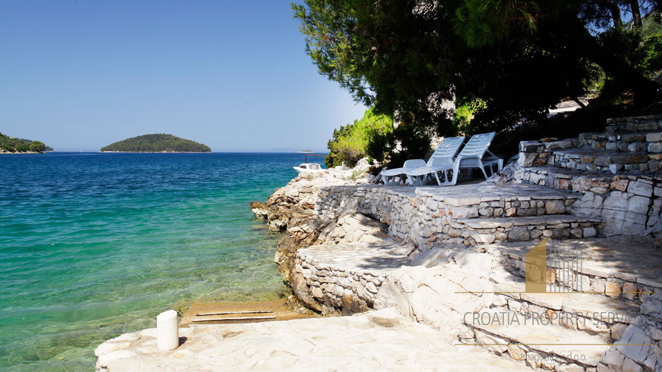 Čudovit butični hotel s 4* na odlični lokaciji 50 m od morja - Vela Luka!