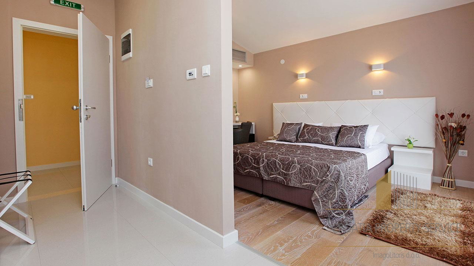 Čudovit butični hotel s 4* na odlični lokaciji 50 m od morja - Vela Luka!