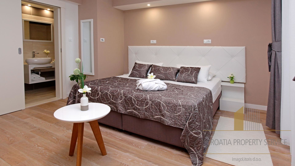 Čudovit butični hotel s 4* na odlični lokaciji 50 m od morja - Vela Luka!