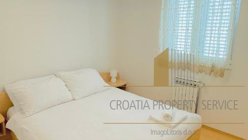Wunderschöne Apartmentvilla, erste Reihe zum Meer in Zadar!