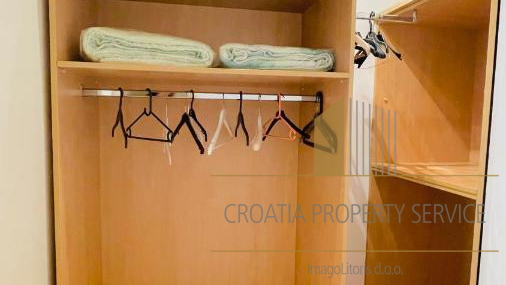 Wunderschöne Apartmentvilla, erste Reihe zum Meer in Zadar!