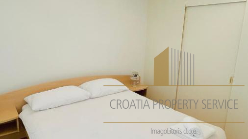 Wunderschöne Apartmentvilla, erste Reihe zum Meer in Zadar!