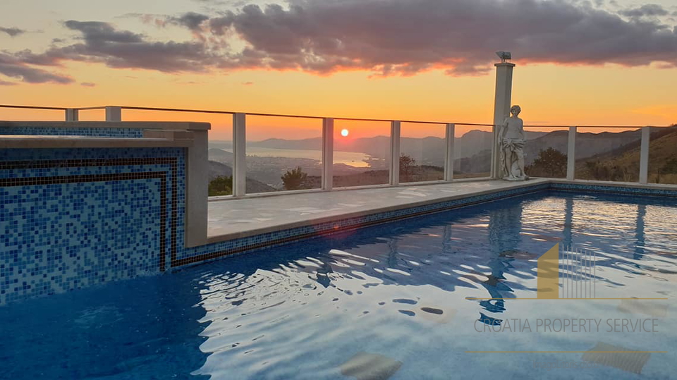Luxusvilla mit Panoramablick auf die Stadt, das Meer und die Inseln in der Umgebung von Split!