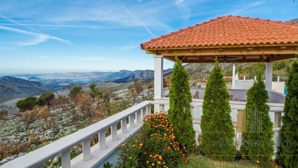 Luxusvilla mit Panoramablick auf die Stadt, das Meer und die Inseln in der Umgebung von Split!