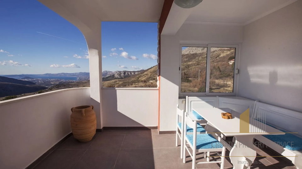 Luxusvilla mit Panoramablick auf die Stadt, das Meer und die Inseln in der Umgebung von Split!