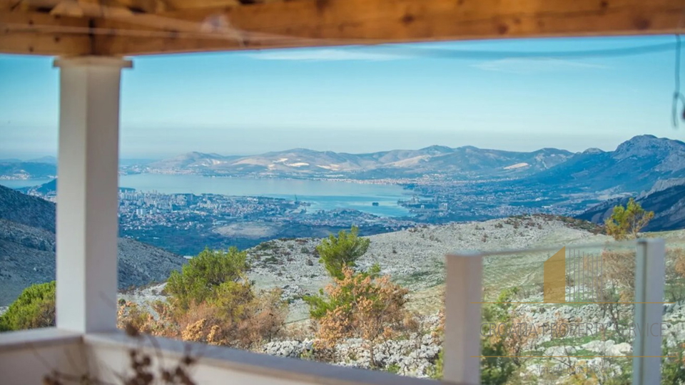 Luxusvilla mit Panoramablick auf die Stadt, das Meer und die Inseln in der Umgebung von Split!