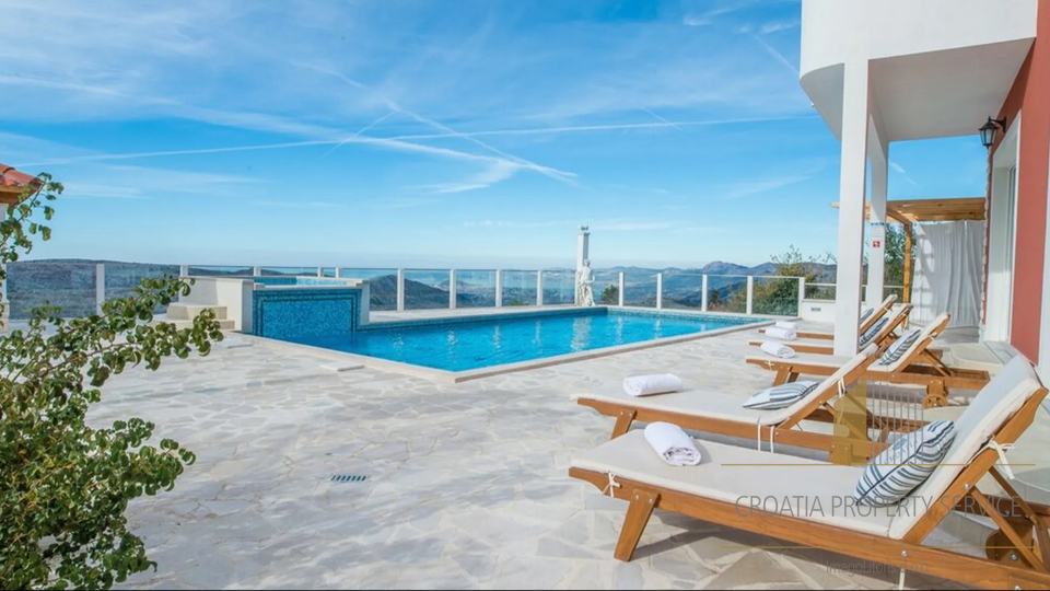 Luxusvilla mit Panoramablick auf die Stadt, das Meer und die Inseln in der Umgebung von Split!
