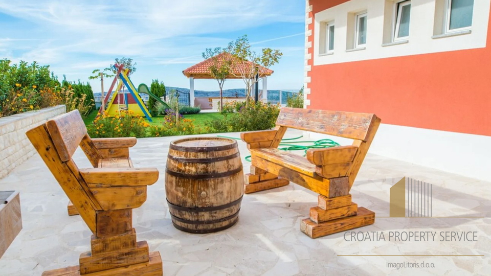 Luxusvilla mit Panoramablick auf die Stadt, das Meer und die Inseln in der Umgebung von Split!