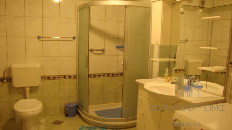Predivna apartmanska vila 50 m od mora i plaže u Zadru!