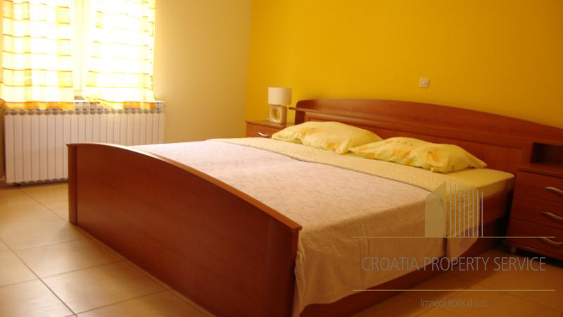 Predivna apartmanska vila 50 m od mora i plaže u Zadru!