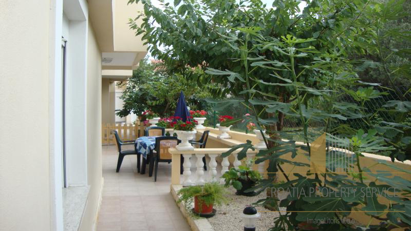 Predivna apartmanska vila 50 m od mora i plaže u Zadru!