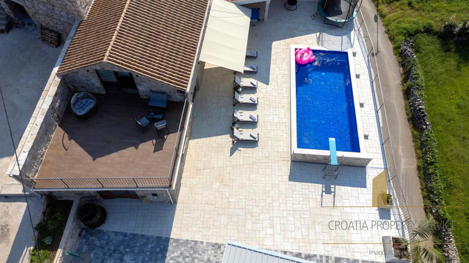 Wunderschöne Steinvilla mit Pool in Dol auf der Insel Hvar!
