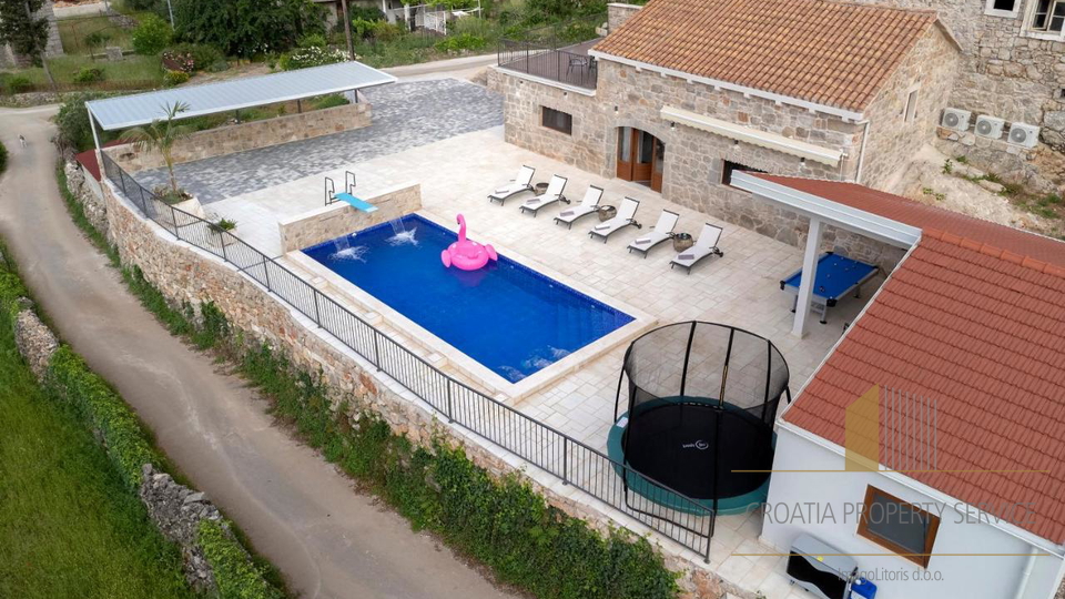 Wunderschöne Steinvilla mit Pool in Dol auf der Insel Hvar!