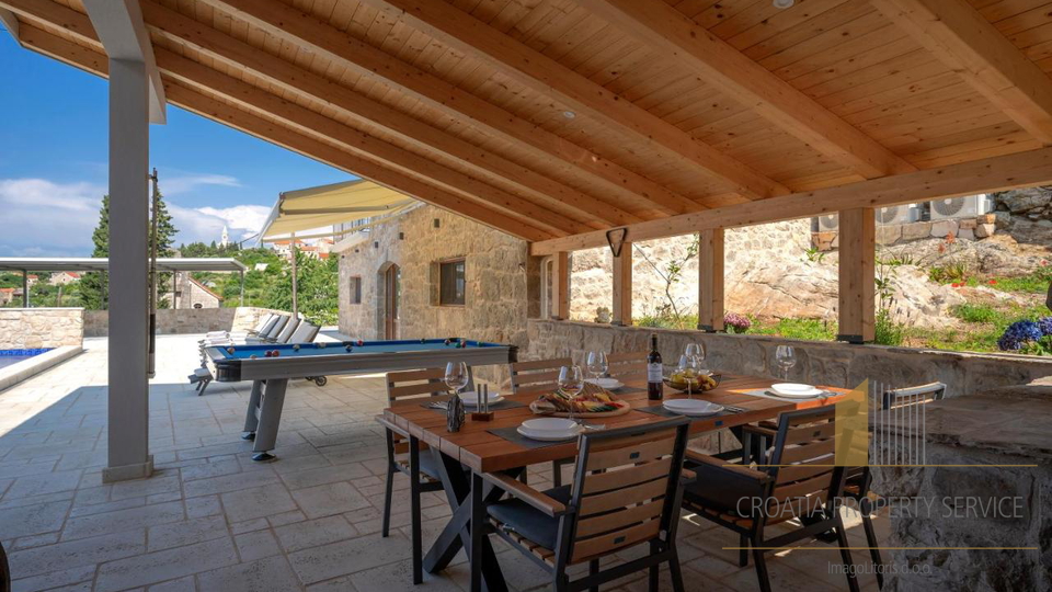 Wunderschöne Steinvilla mit Pool in Dol auf der Insel Hvar!