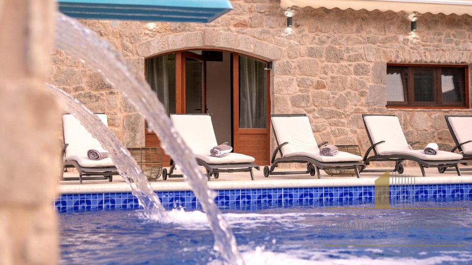Wunderschöne Steinvilla mit Pool in Dol auf der Insel Hvar!