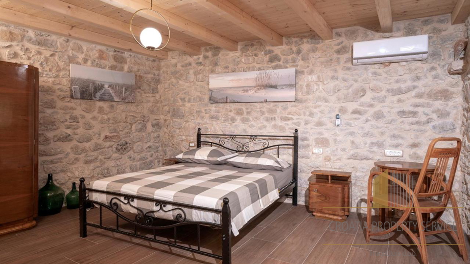 Wunderschöne Steinvilla mit Pool in Dol auf der Insel Hvar!
