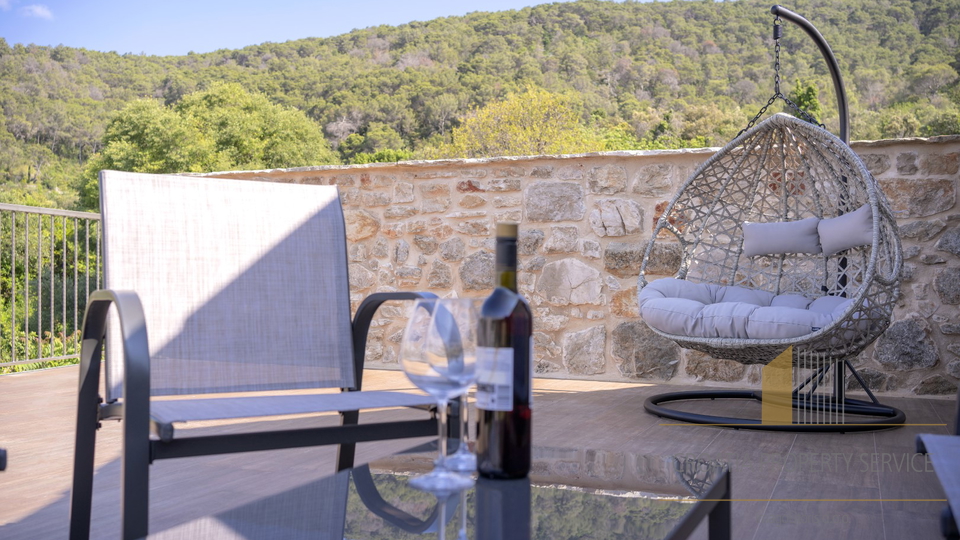 Wunderschöne Steinvilla mit Pool in Dol auf der Insel Hvar!
