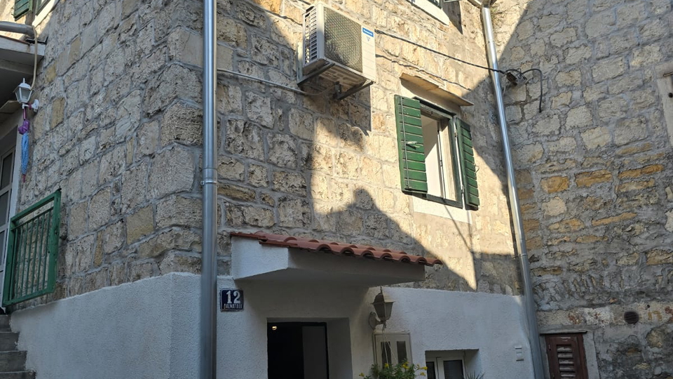 Exklusives Angebot&excl; Charmantes Steinhaus am Meer in der Umgebung von Split&excl;