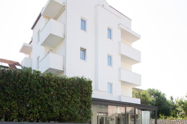 Predivan boutique hotel s 4* + dodatna apartmanska kuća - otok Pag!