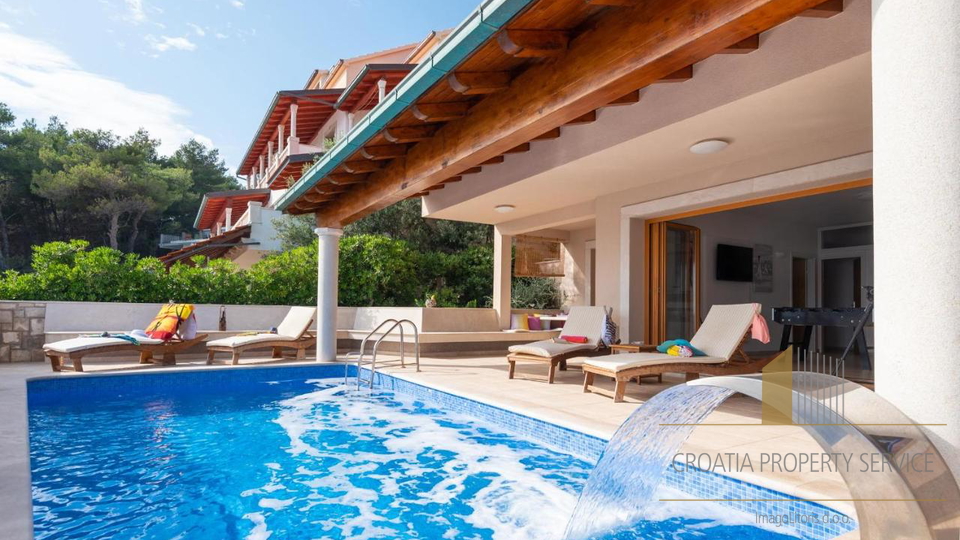 An exceptional villa in an exclusive location, first row by the sea on the island of Korčula!