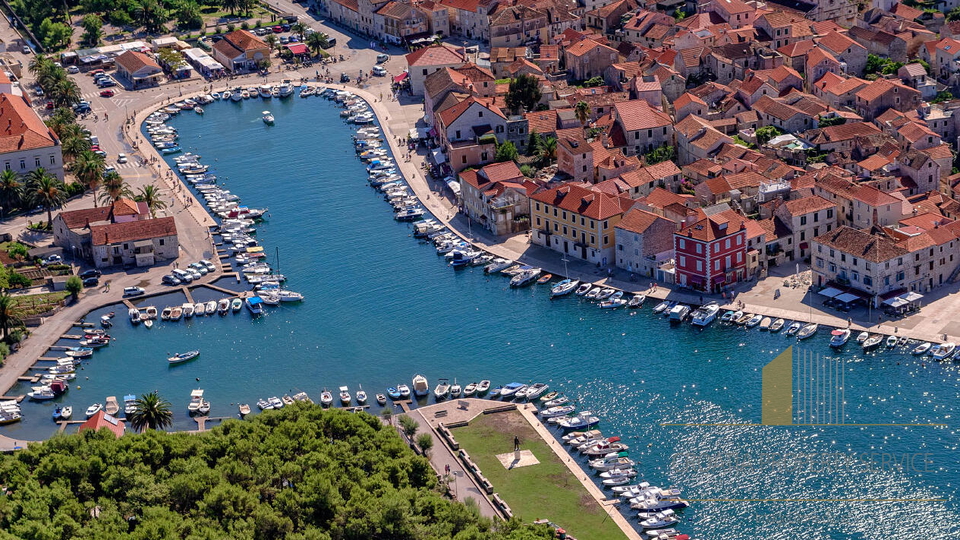 Beautiful stone house in the center of Stari Grad on the island of Hvar!