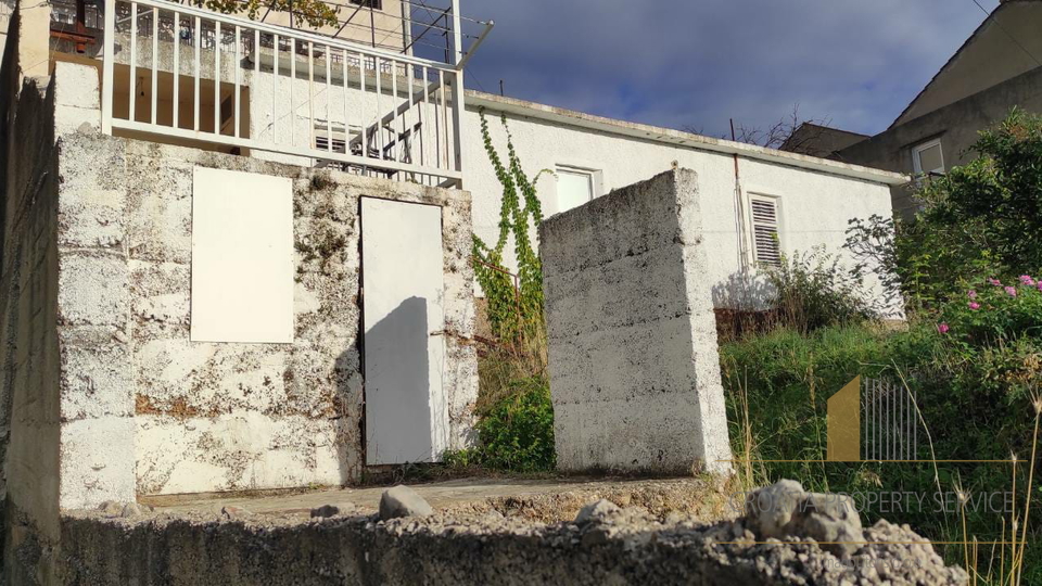 Hiša z velikim potencialom in prekrasnim pogledom na morje - Dubrovnik!