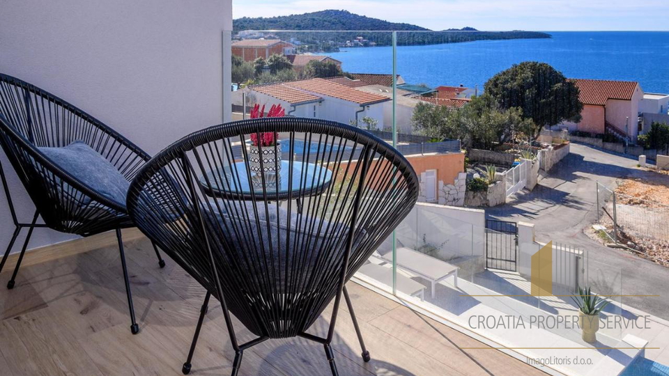 A modern luxury villa with a beautiful view of the sea near Rogoznica!