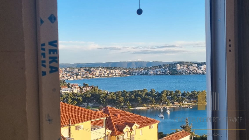Modern penthouse with sea view – Čiovo, 150 m from the beach!