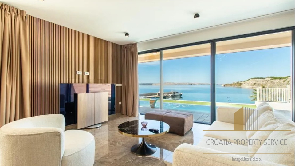Luxuriöse Designervilla 1. Reihe zum Meer in der Nähe von Zadar!